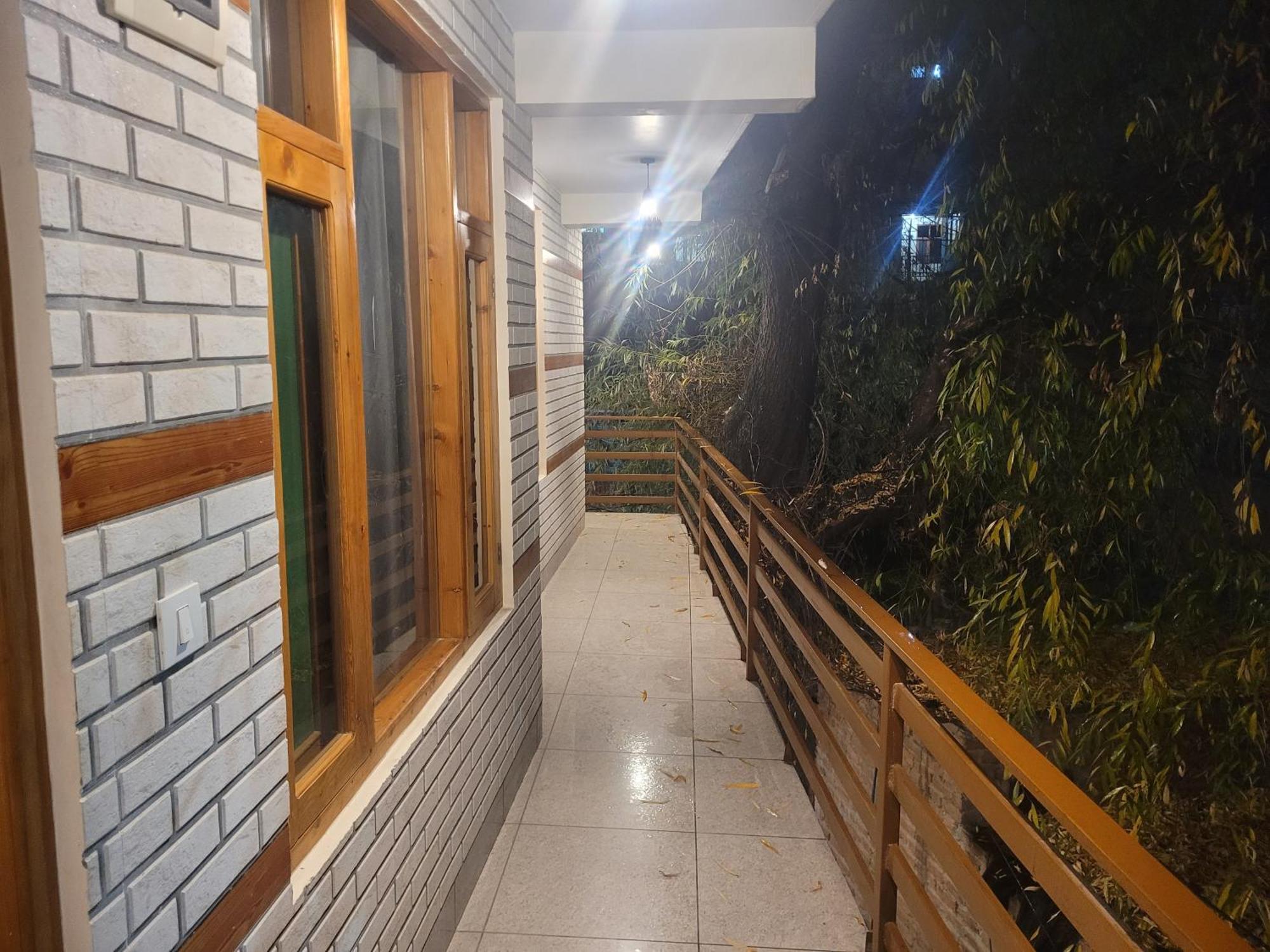Hotel Snow Country Villa Manāli Exterior foto